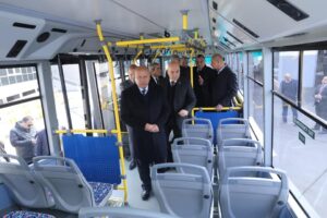 النقل: تصنيع 100 حافلة كهرباء محليا للعمل في مشروع الأتوبيس الترددي السريع BRT على الطريق الدائري