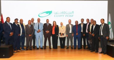 خلال إجتماعها بمجلس إدارة النقابة العامة للبريد :  داليا الباز: “العاملون هم الثروة الحقيقية للهيئة.. وأي فائض مالي مردوده الأول عليهم”