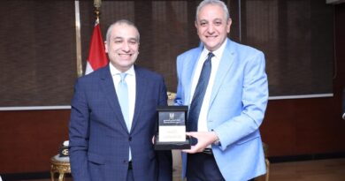 رئيس البنك الزراعي المصري يلتقي محافظ الغربية لدعم جهود تحقيق التنمية الزراعية وتحفيز الاستثمار في القطاعات الإنتاجية بالمحافظة